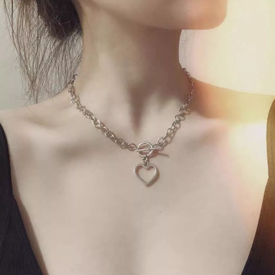 vòng cổ choker phong cách mới - phù hợp với dáng người